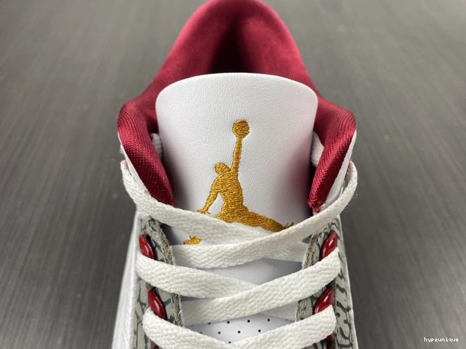 HYPE Retro 3 Jordan Cardinal CT8532-126 Red 0705